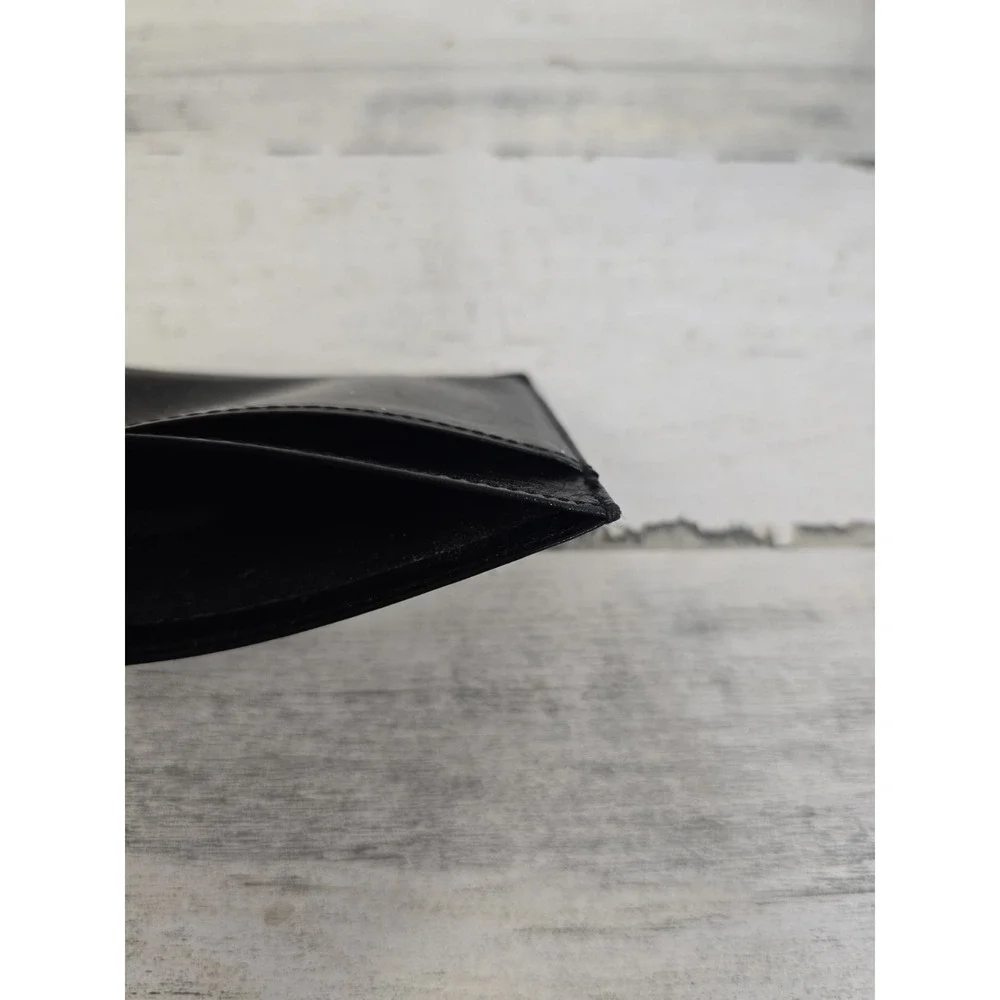 Neiman Marcus Mens Black Leather Slim‎ Card Holder Minimalist Wallet Logo
